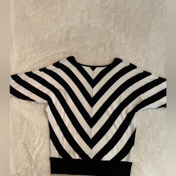 Batwing sweater - Picture 5 of 5